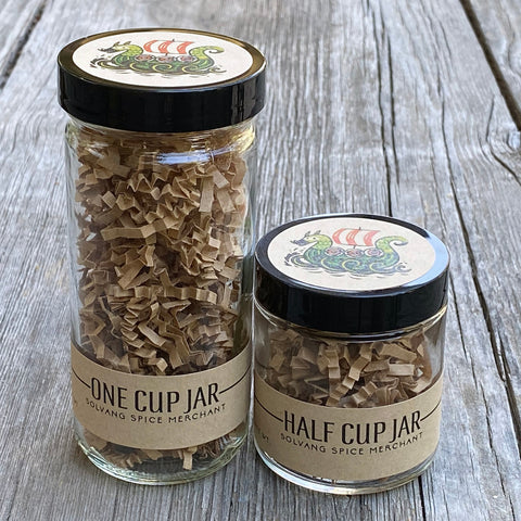 1 cup jar and 1/2 cup jar size options for Spiced Gold Sugar